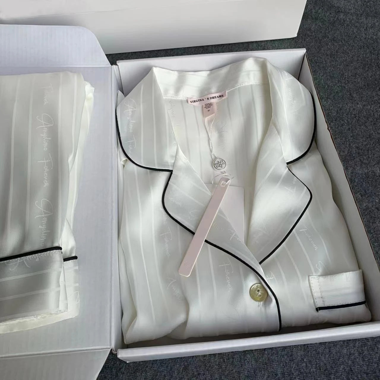 2 Piece Pajama Set Spring Summer Long Sleeve Pajamas Faux Silk Sleepwear Letter Print Casual Satin Pajama Set for Couples Outfit