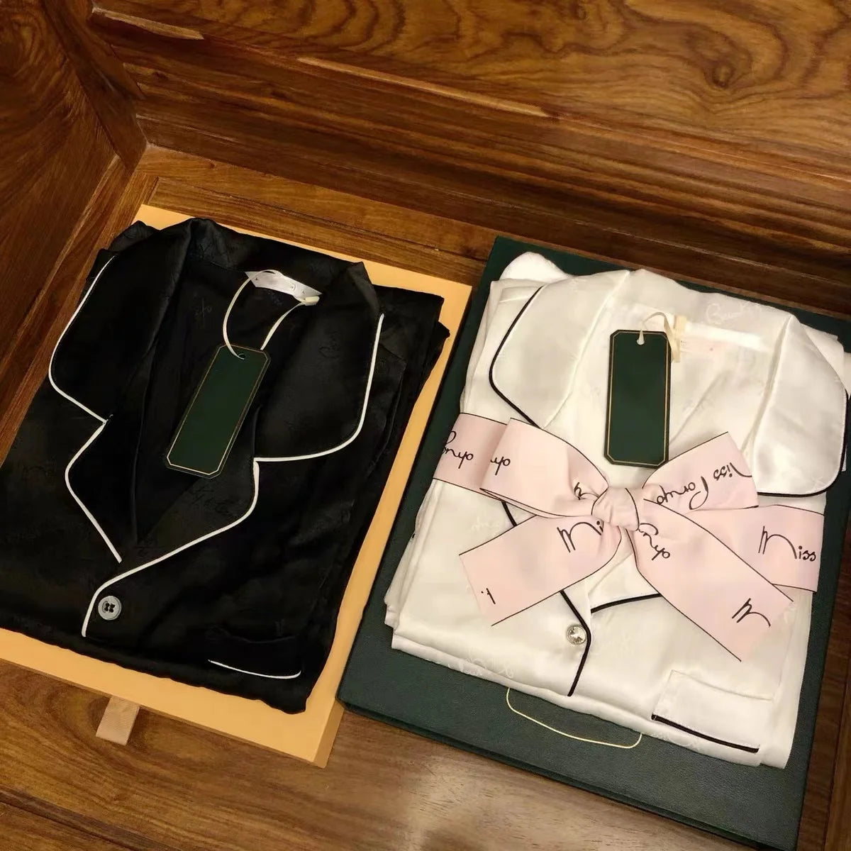 2 Piece Pajama Set Spring Summer Long Sleeve Pajamas Faux Silk Sleepwear Letter Print Casual Satin Pajama Set for Couples Outfit