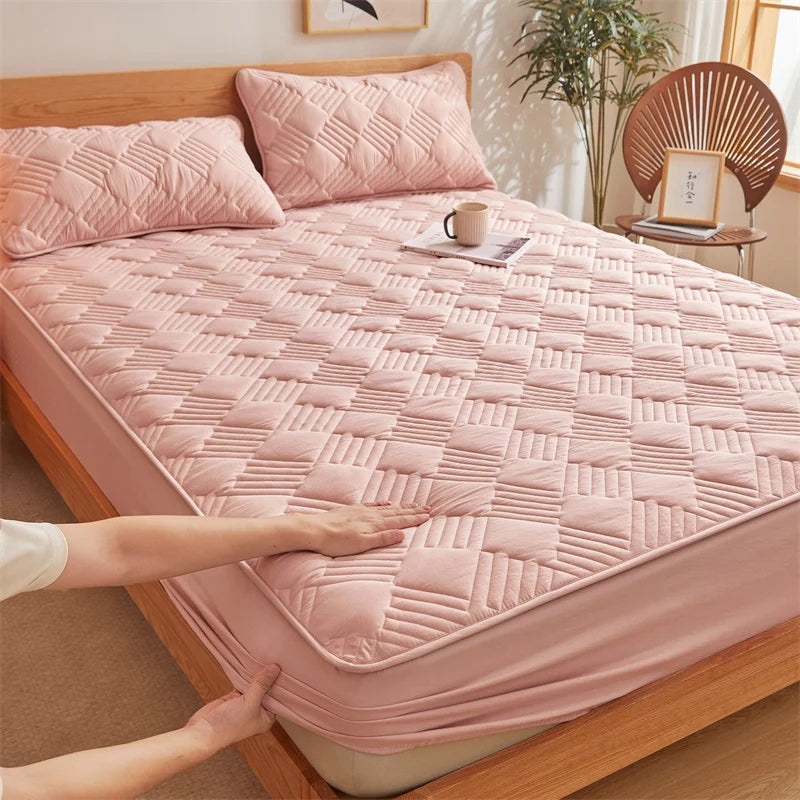 High Quality Quilted Fitted Sheet Thickened Ultrasonic Embossed Mattress Protector Full Coverage Machine Washable Mattress Cover